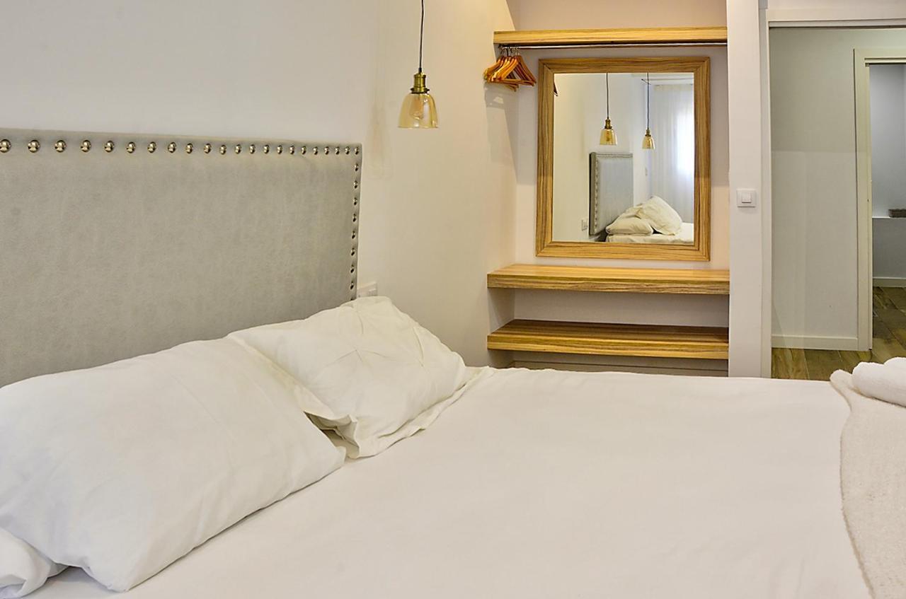 Apartsuite B&R Triana Arellano Sevilla Buitenkant foto